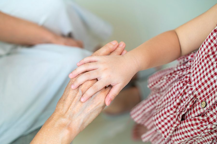 acompanamiento-integral-al-familiar-durante-el-ingreso-residencia-de-mayores-nexus-integral