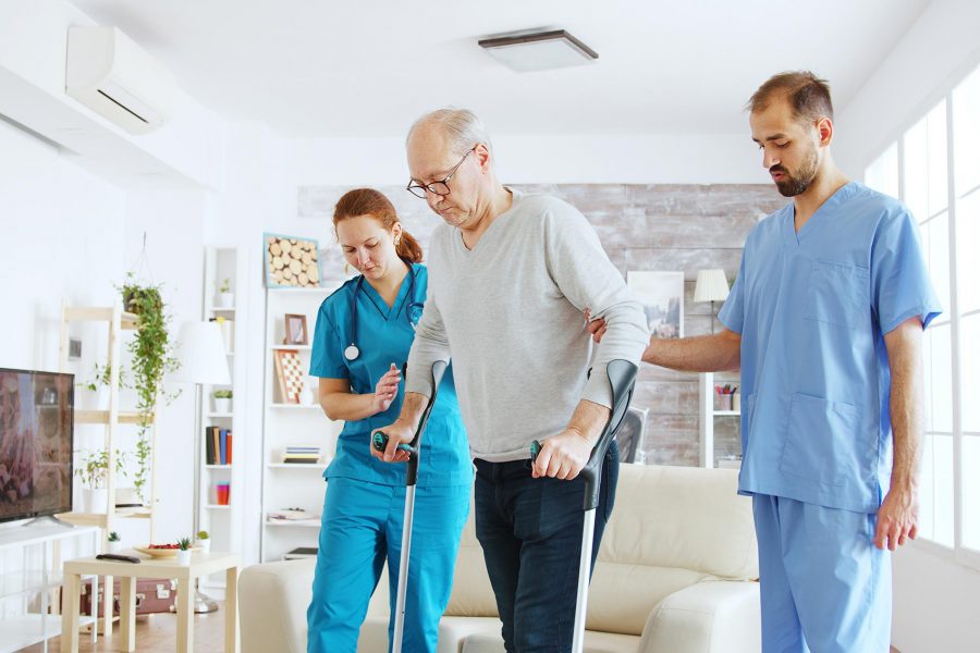 caminar-ayuda-a-salud-personas-mayores-nexus-integral